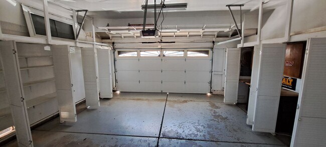Building Photo - 320 Stamper Cir