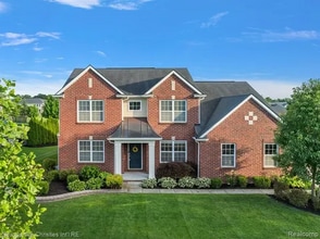 Building Photo - 61171 Saddlecreek Dr