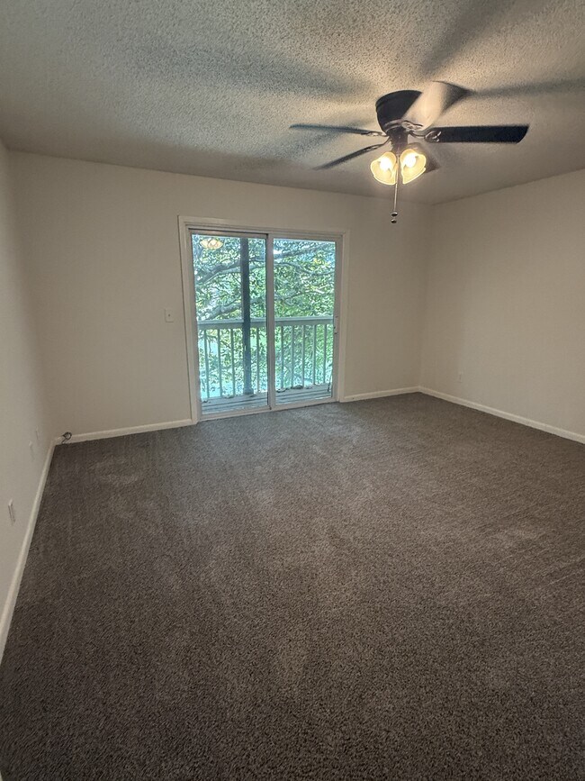 Building Photo - 504 Main St