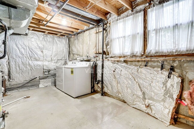 Building Photo - 5328 Larochelle Ct