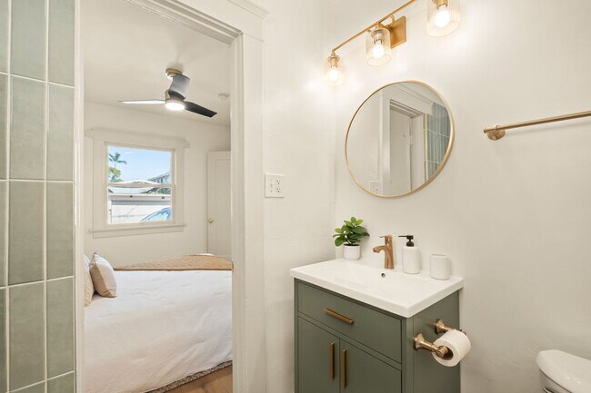 Building Photo - 4419–4423 Mississippi St — fully renovated with designer finishes throughout!
