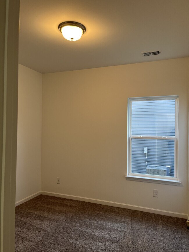 Building Photo - New Charming 3-Bed, 2-Bath Retreat with 1,573 Sq Ft of Comfort in Shelbyville!