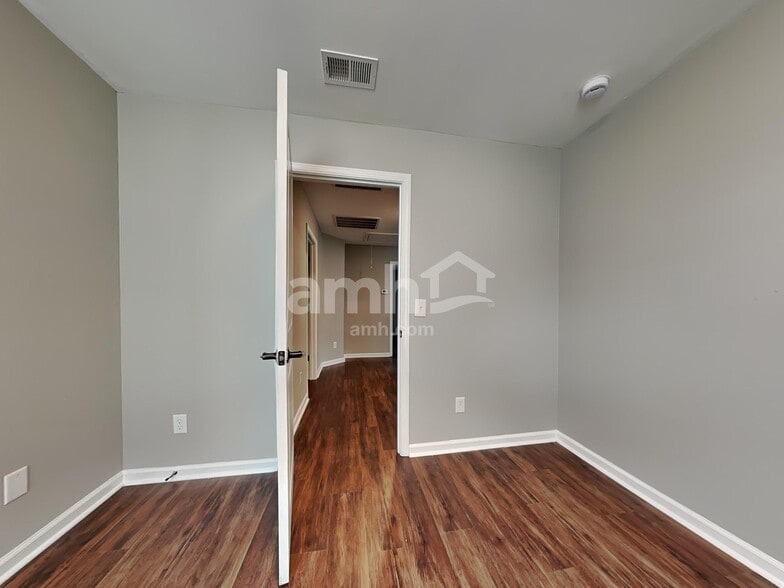 Building Photo - 144 Pine View Crossing