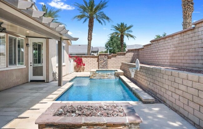 Building Photo - 41190 Corte Alto Collina