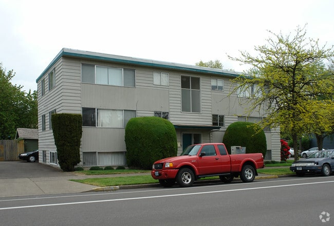 Primary Photo - 1717 NW Harrison Blvd