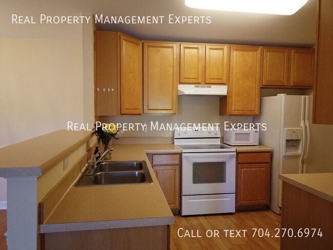 Building Photo - 10657 Hill Point Ct