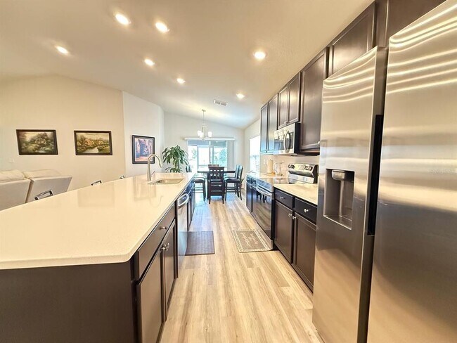 Building Photo - 413 Windy Willow Wy