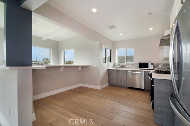Building Photo - 305 La Jolla Dr