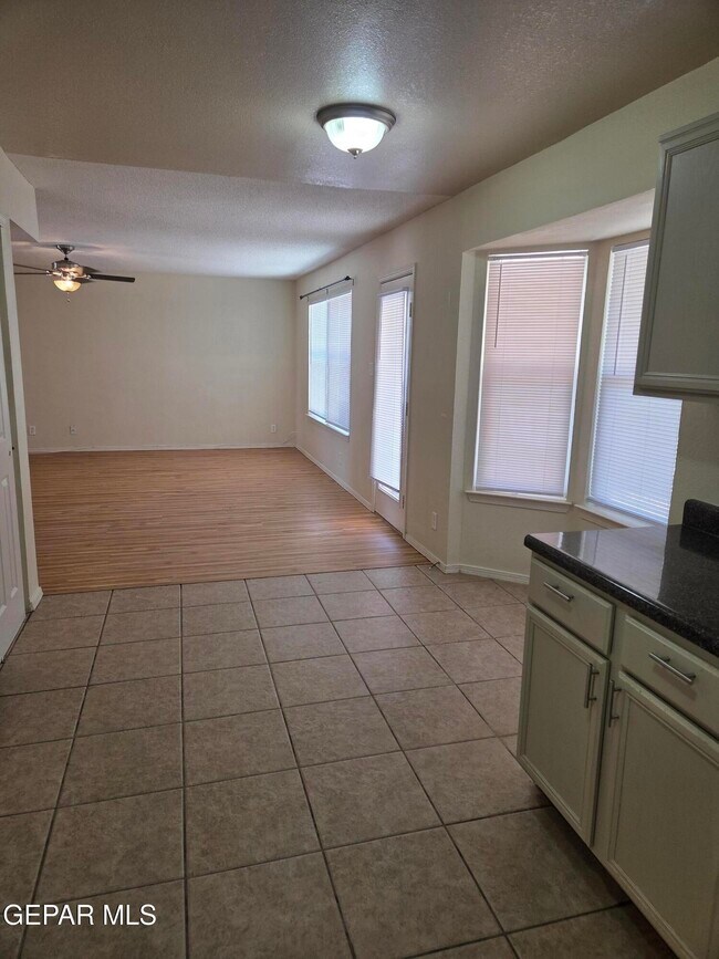 Building Photo - 3717 Hubble Dr