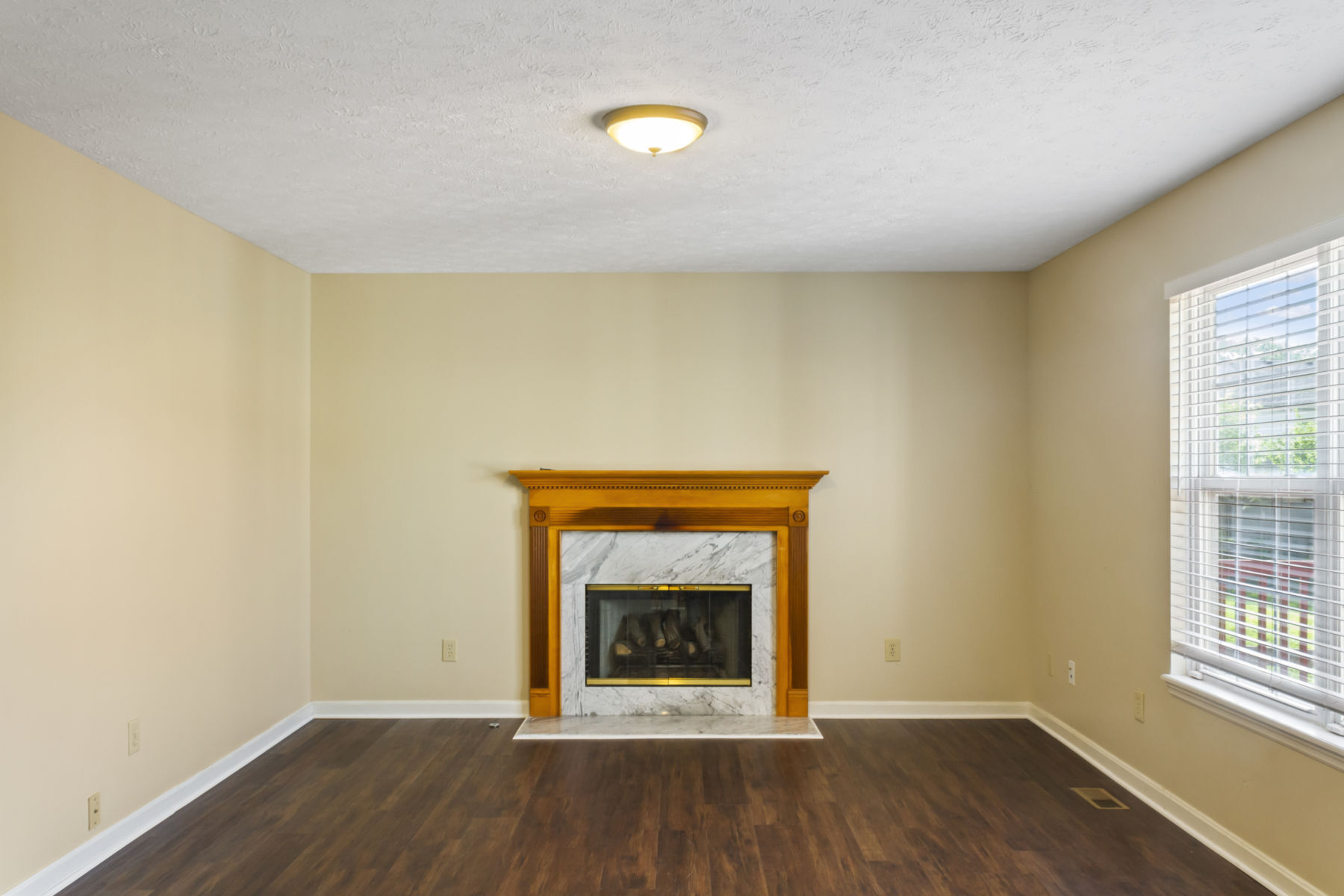 Building Photo - 130 Fawn Dr