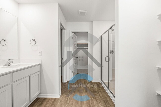 Building Photo - 20 E Sunbelt Ct