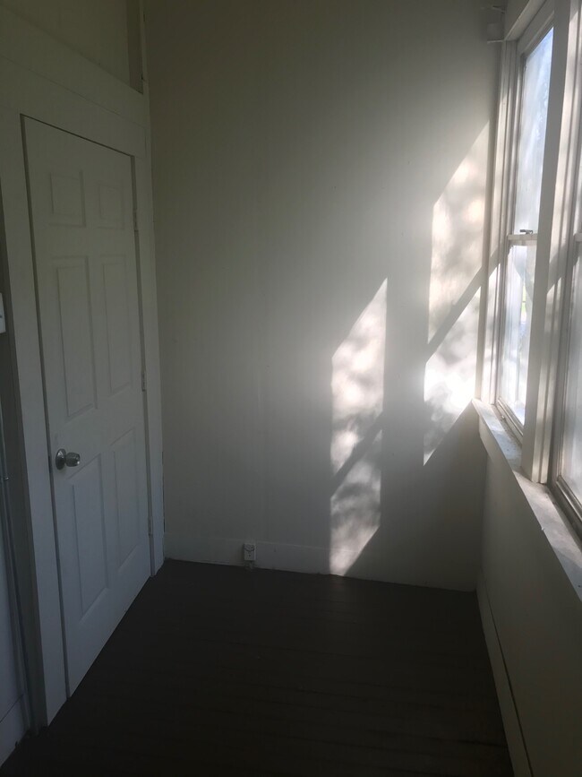 Building Photo - 719 N Madison