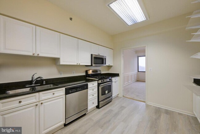 Building Photo - 3100 N Leisure World Blvd