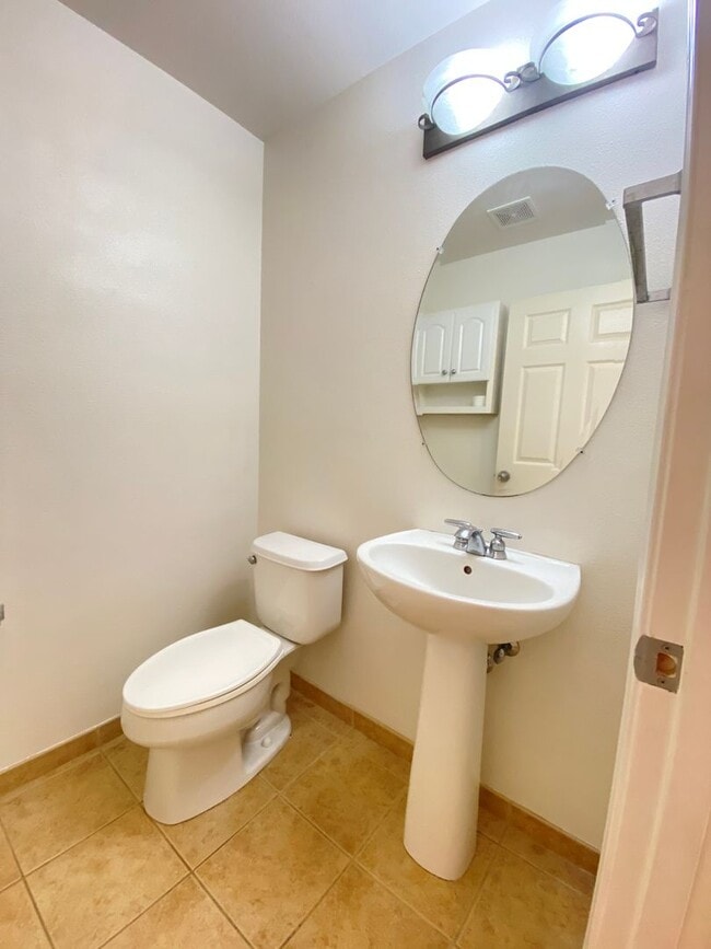 Building Photo - Launani Valley Duplex Unit