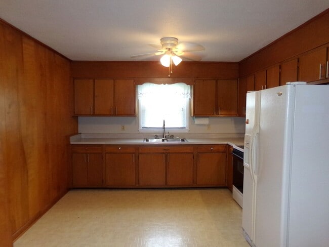 Building Photo - Charming Home in Havelock