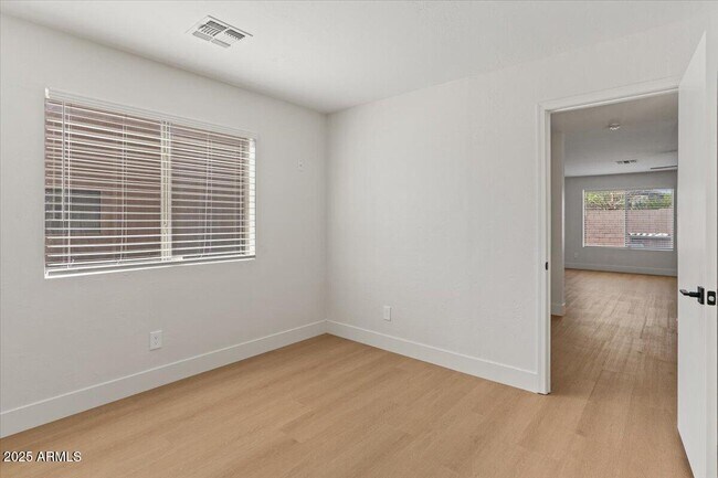 Building Photo - 2289 W Hayden Peak Dr
