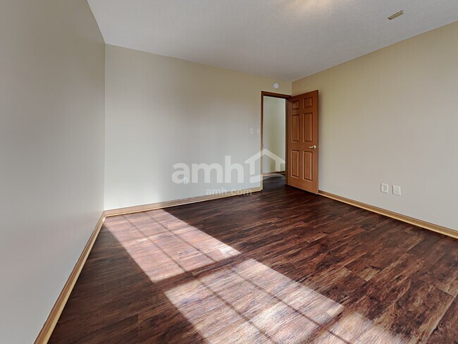 Building Photo - 6676 Wimbledon Drive
