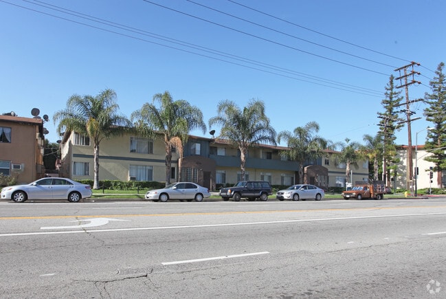 Building Photo - 12656 Burbank Blvd