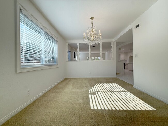 Building Photo - 4 Bed + 3 Bath +2 Car