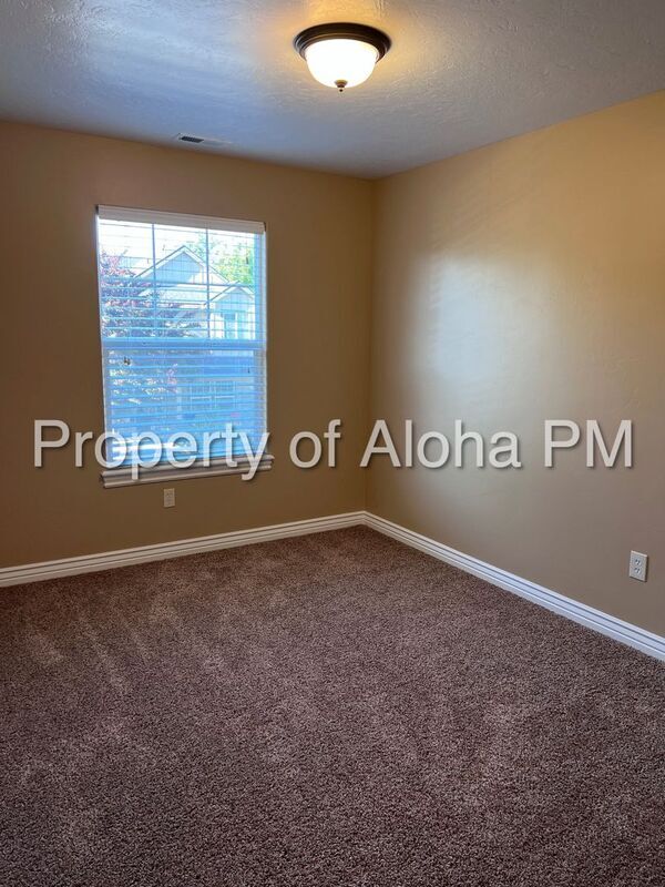 Building Photo - 4542 Brennen St W