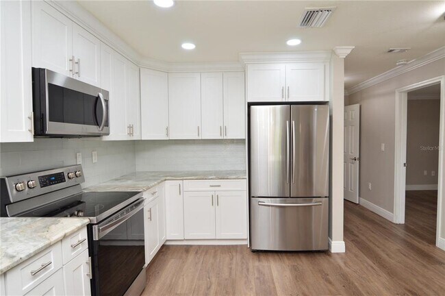 Building Photo - 6330 Grand Bahama Cir