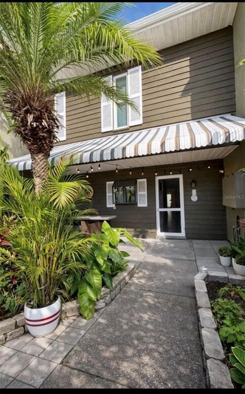 Building Photo - 727 N Himes Ave