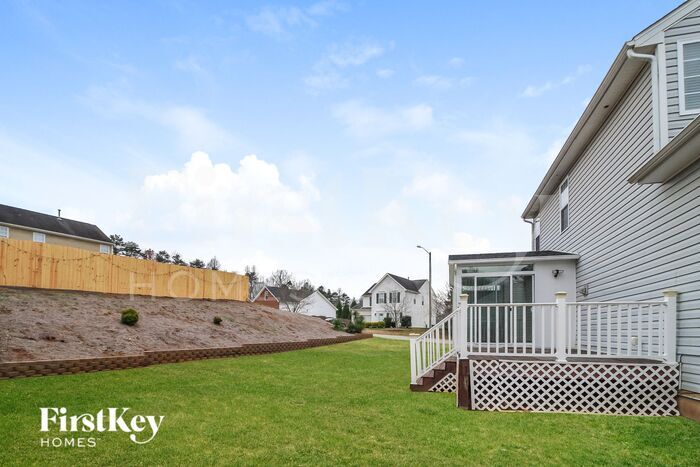 Building Photo - 275 Frontier Dr