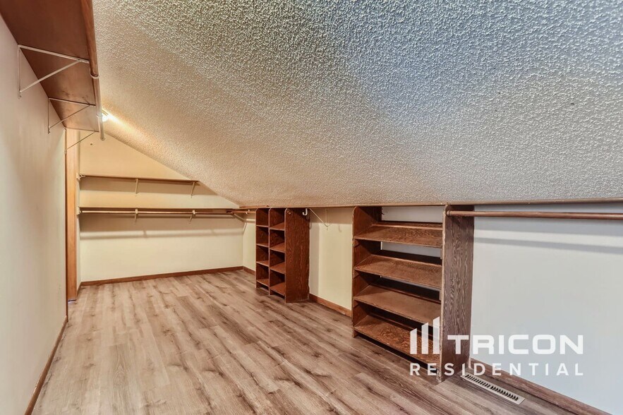 Building Photo - 4845 Orleans Ln N