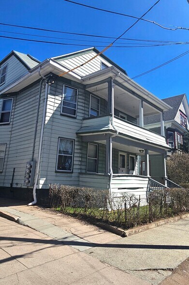 Building Photo - 83 Gibbs St