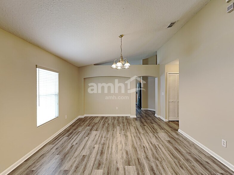 Building Photo - 62 Marisco Way