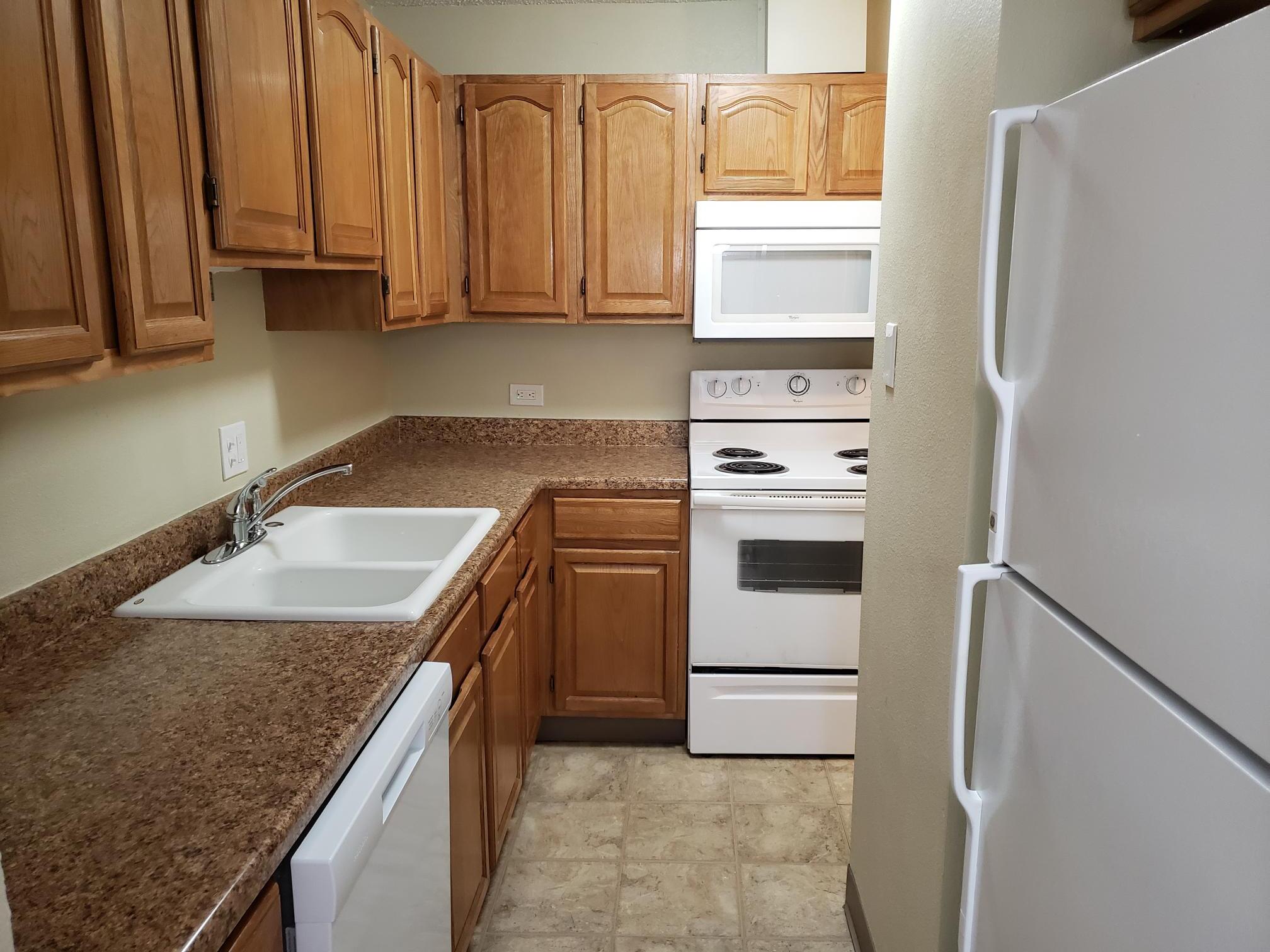 Kitchen - 2855 S Monaco Pky