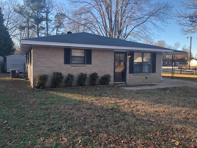 Building Photo - 1601 Brookhaven Rd