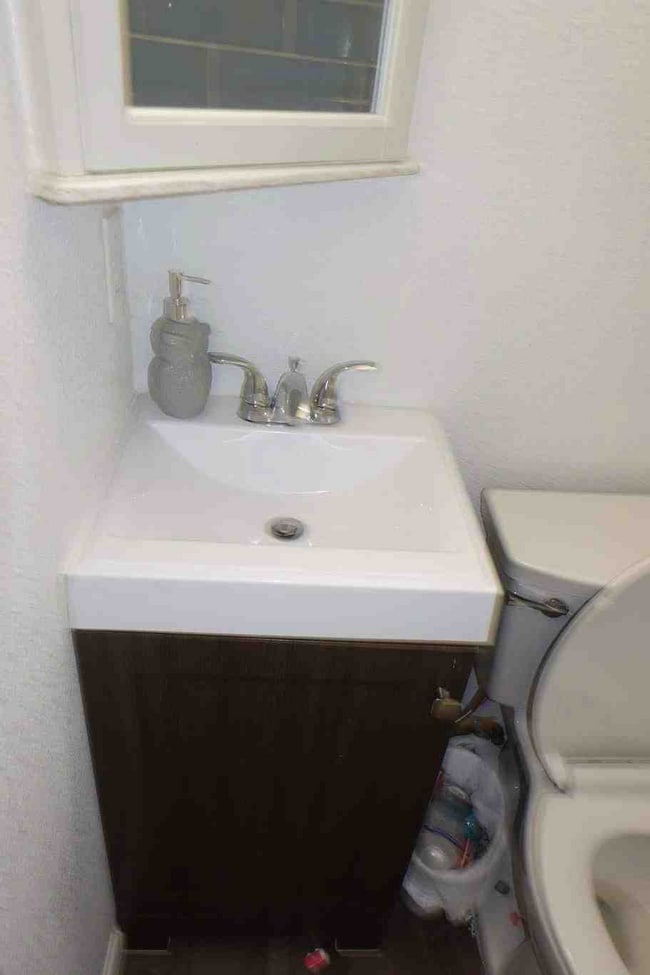 Building Photo - 222 Westridge Dr