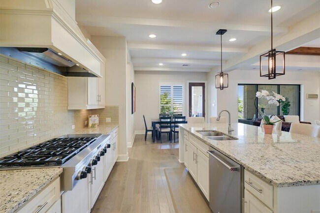 Building Photo - 112 Bisset Ct