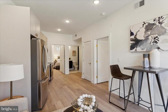 Building Photo - 367 W Hortter St