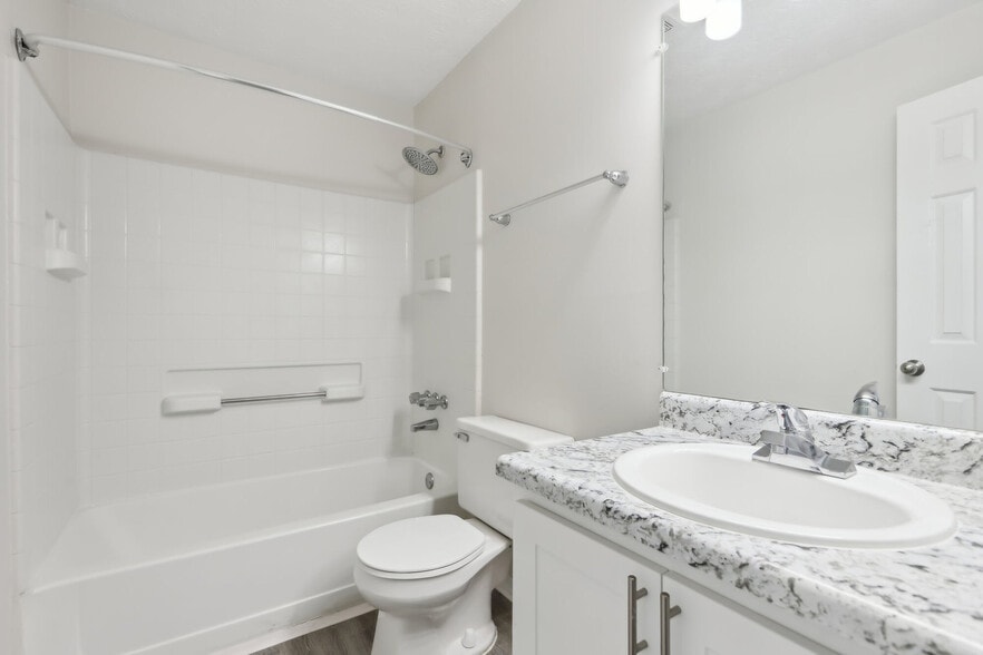 Building Photo - Reserve at Garden Lake