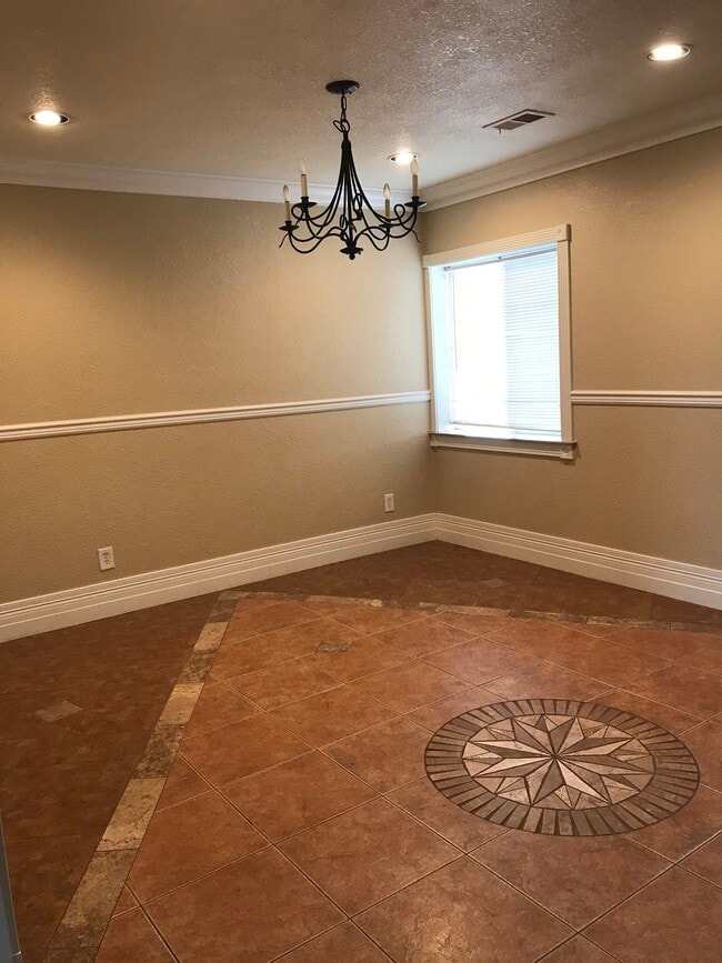 Building Photo - 2601 W 3rd St