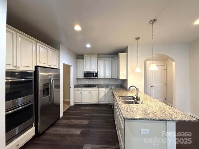 Building Photo - 11060 Discovery Dr NW