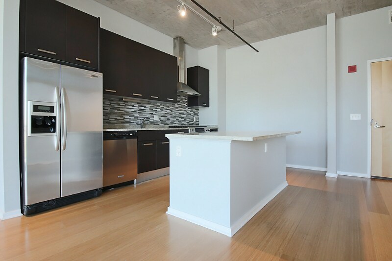 Building Photo - 152 W Roosevelt Rd