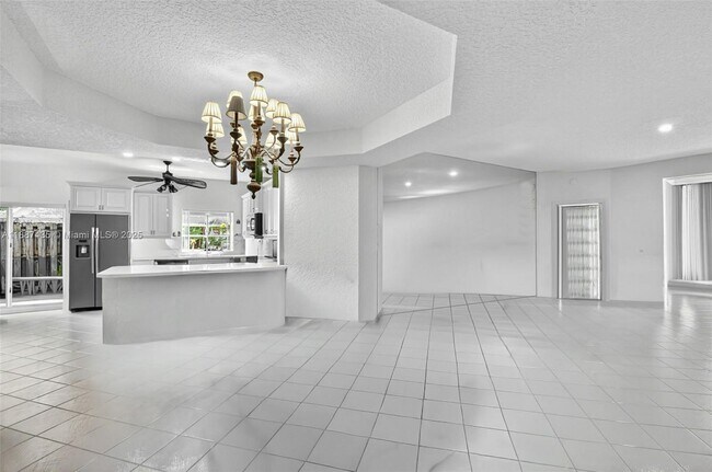 Building Photo - 11698 Briarwood Cir