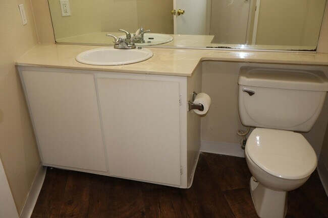 Building Photo - 3008 Swallows Nest Dr