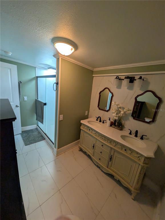 Building Photo - 771 14th Ave S