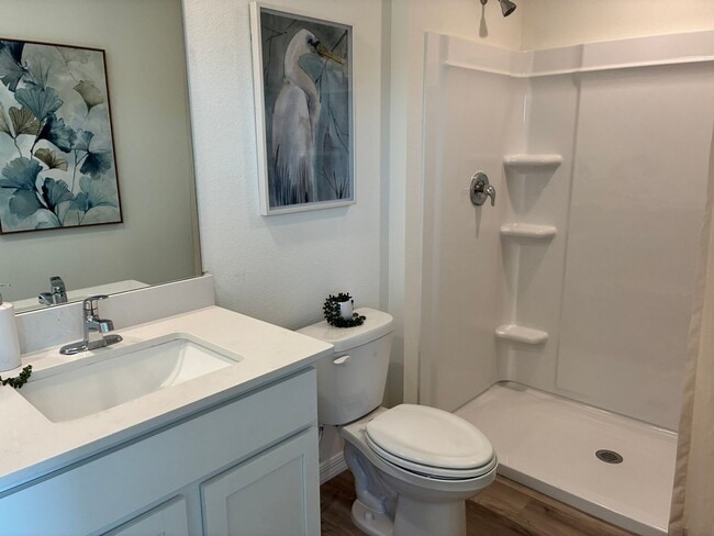 Building Photo - 3 bedroom, 2.5 bath Townhome