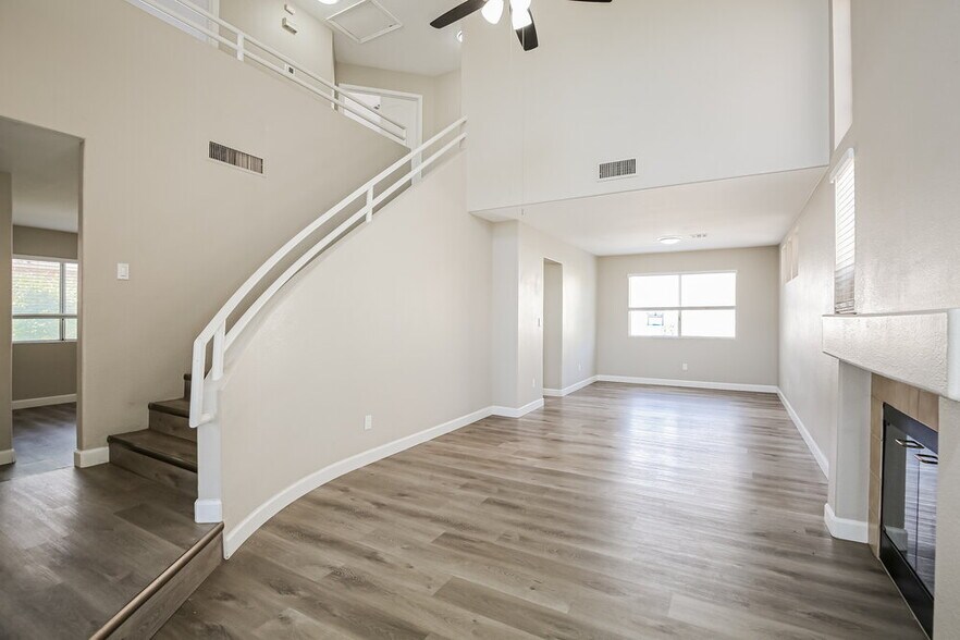 Building Photo - 1832 Fan Fare Dr