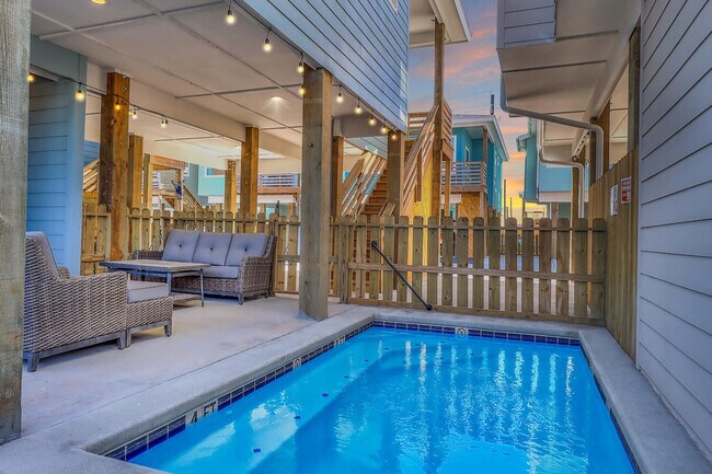 Building Photo - 527 Sand Burr Ln