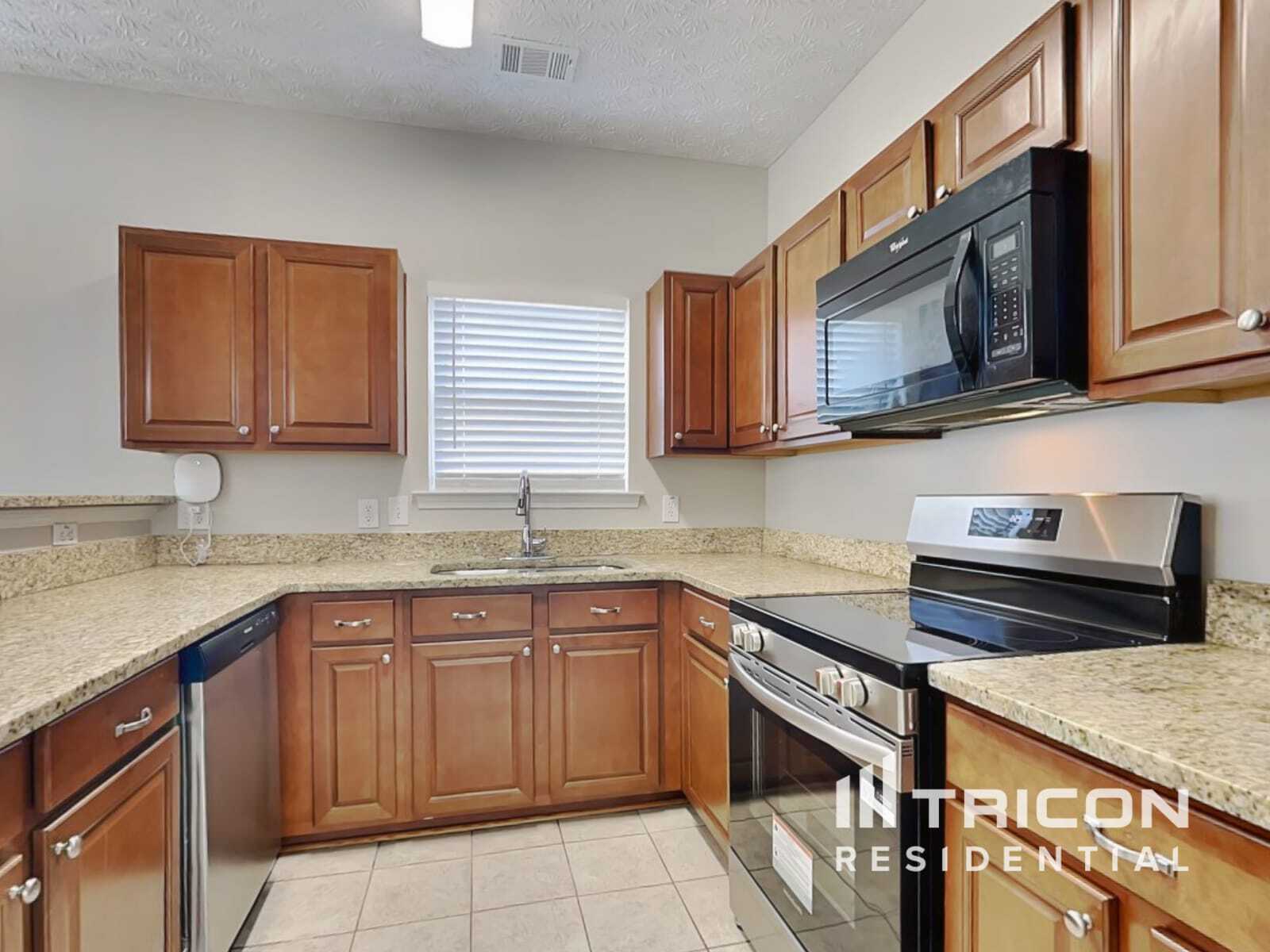 Building Photo - 4664 Parkway Cir