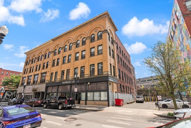 Building Photo - 49 Munroe St