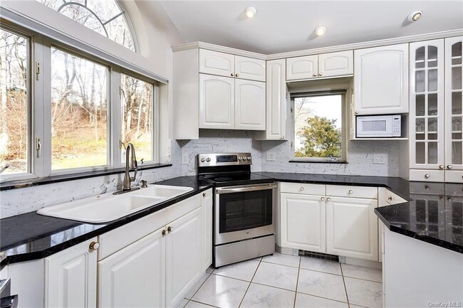 Building Photo - 2185 Sultana Dr