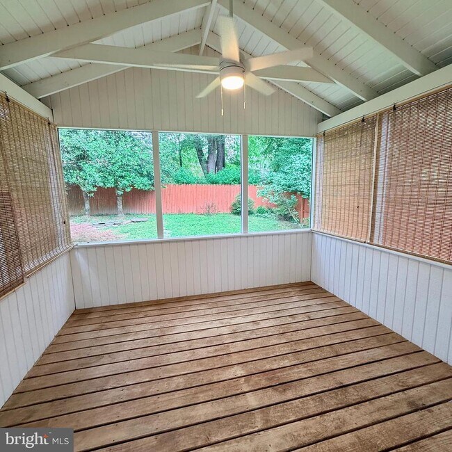 Building Photo - 14605 Nadine Dr