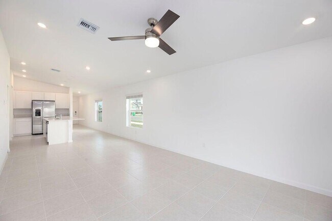 Building Photo - 11146 NW Fernbrook Dr